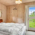 Vlatko - 2-9km From The Sea By Interhome