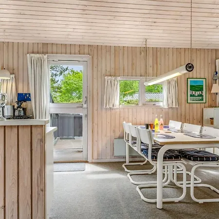Vlatko - 2-9km From The Sea By Interhome